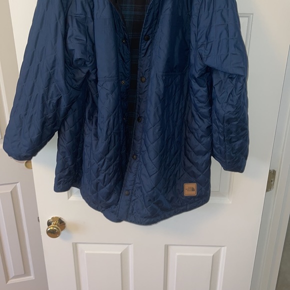 Men’s North Face reversible coat - Picture 4 of 6